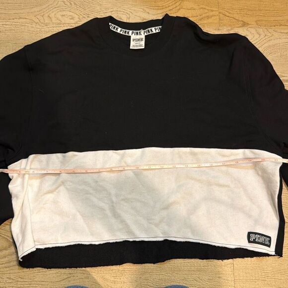 Pink long sleeve snap button sweater size medium - Picture 2 of 8